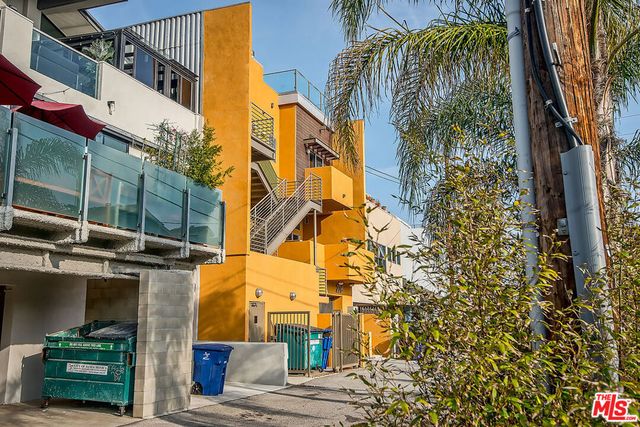 2216 Main Street 8 Units, Santa Monica, CA 90405