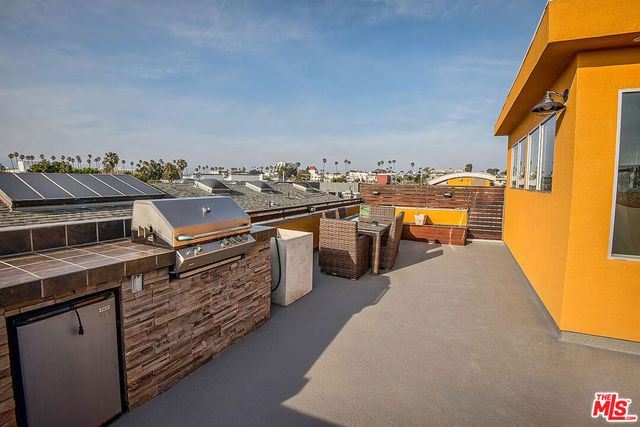 2216 Main Street 8 Units, Santa Monica, CA 90405