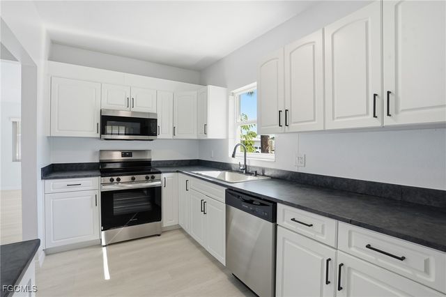 2148 Dover AVE, Fort Myers, FL 33907