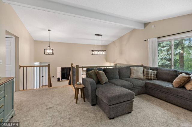 10581 Lake Fall Drive, Eden Prairie, MN 55347