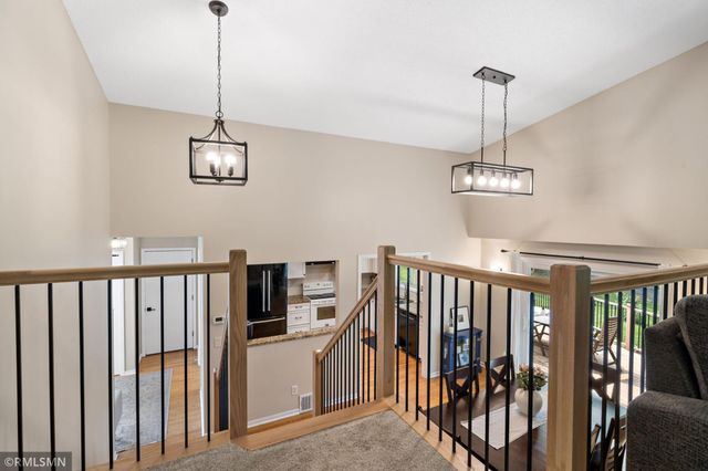 10581 Lake Fall Drive, Eden Prairie, MN 55347