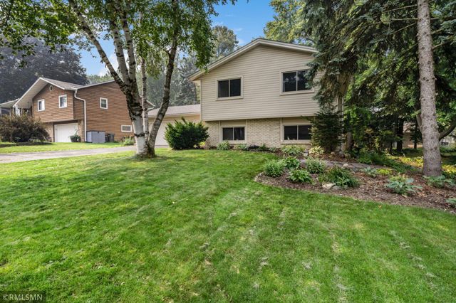 10581 Lake Fall Drive, Eden Prairie, MN 55347