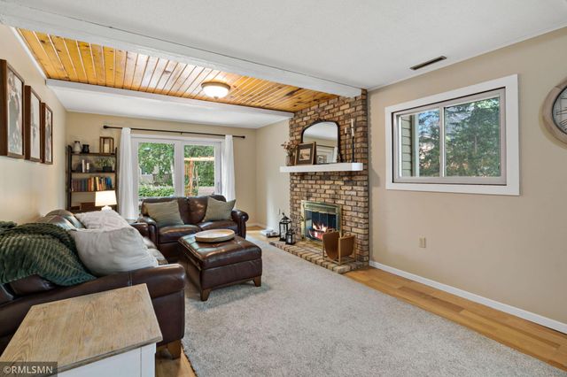 10581 Lake Fall Drive, Eden Prairie, MN 55347