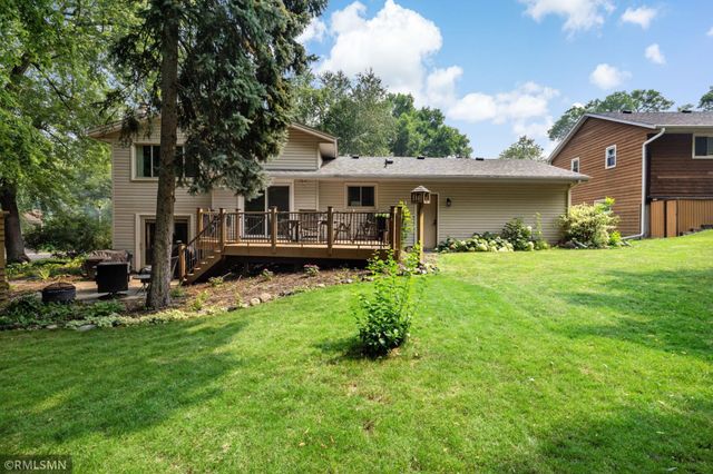 10581 Lake Fall Drive, Eden Prairie, MN 55347