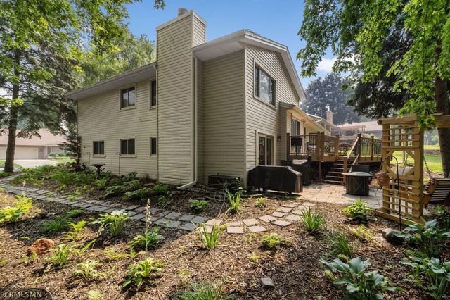 10581 Lake Fall Drive, Eden Prairie, MN 55347