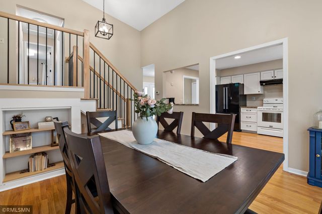 10581 Lake Fall Drive, Eden Prairie, MN 55347