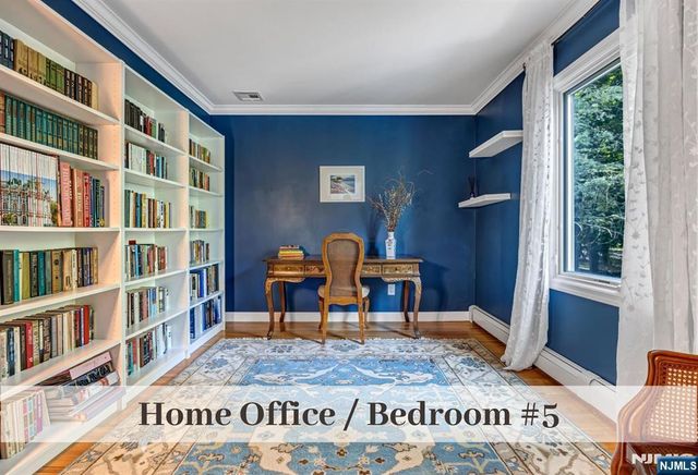 24 Red Rock Court, Ridgewood, NJ 07450