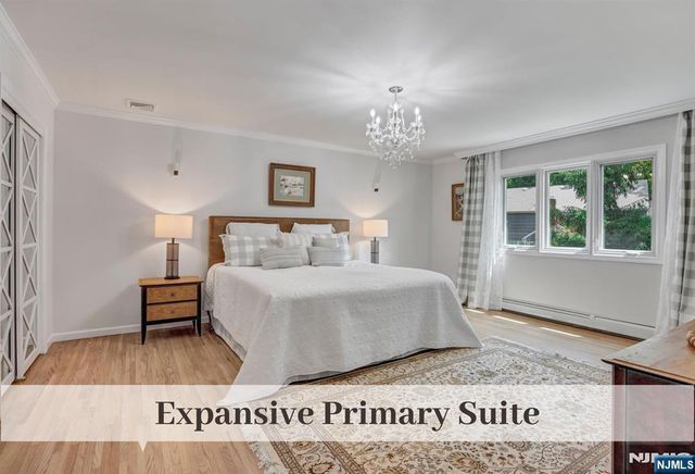 24 Red Rock Court, Ridgewood, NJ 07450