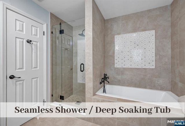 24 Red Rock Court, Ridgewood, NJ 07450