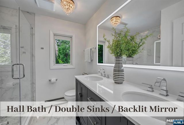 24 Red Rock Court, Ridgewood, NJ 07450