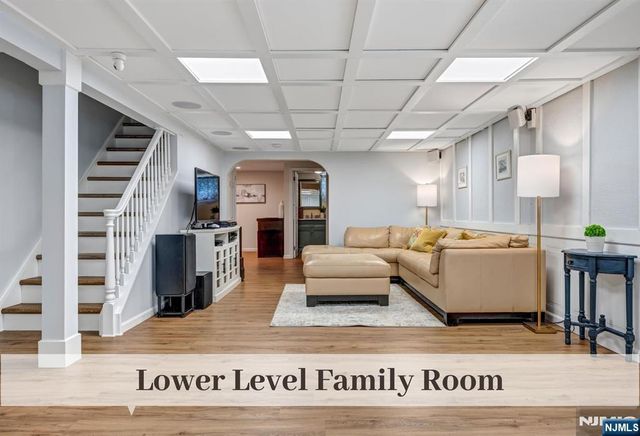24 Red Rock Court, Ridgewood, NJ 07450