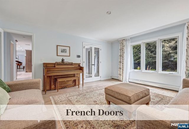 24 Red Rock Court, Ridgewood, NJ 07450