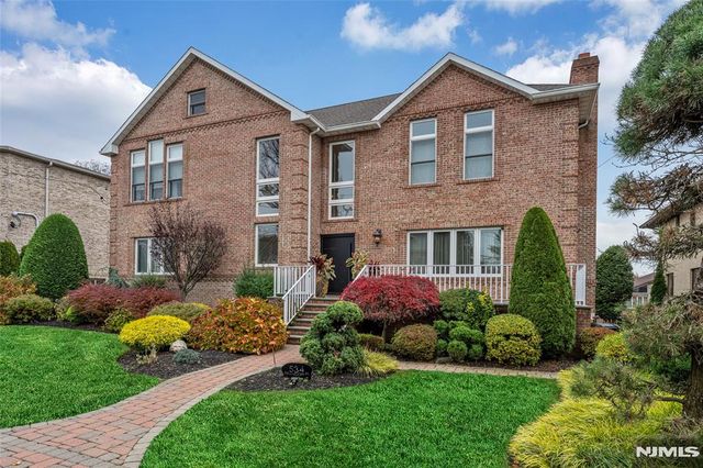 534 Brandon Place, Cliffside Park, NJ 07010