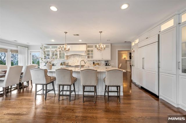 534 Brandon Place, Cliffside Park, NJ 07010