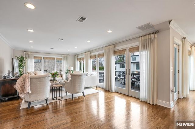 534 Brandon Place, Cliffside Park, NJ 07010