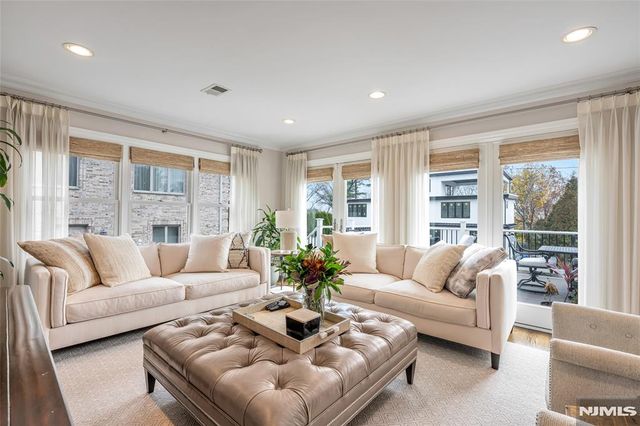 534 Brandon Place, Cliffside Park, NJ 07010