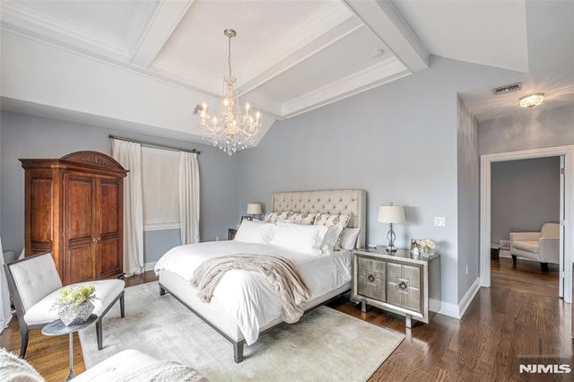 534 Brandon Place, Cliffside Park, NJ 07010