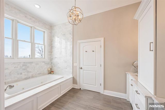 534 Brandon Place, Cliffside Park, NJ 07010