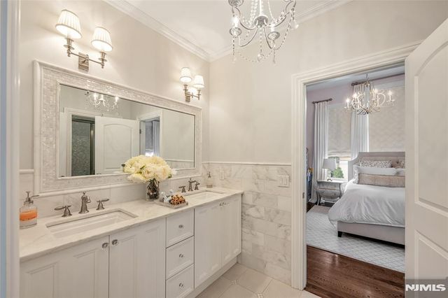 534 Brandon Place, Cliffside Park, NJ 07010