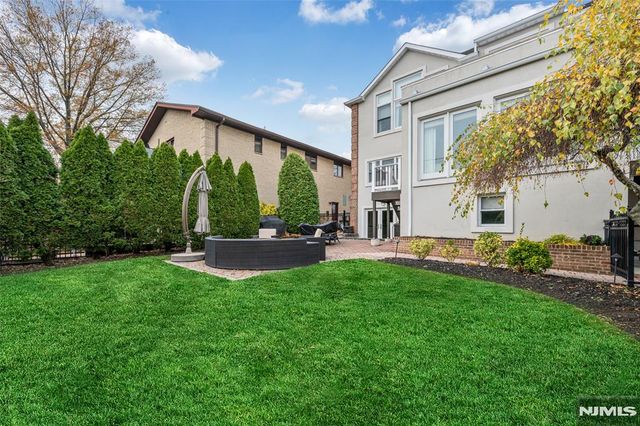 534 Brandon Place, Cliffside Park, NJ 07010