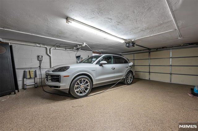 534 Brandon Place, Cliffside Park, NJ 07010