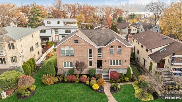 534 Brandon Place, Cliffside Park, NJ 07010