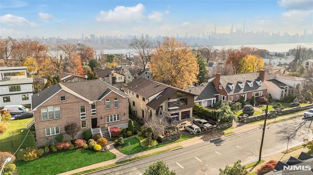 534 Brandon Place, Cliffside Park, NJ 07010