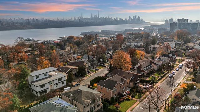 534 Brandon Place, Cliffside Park, NJ 07010