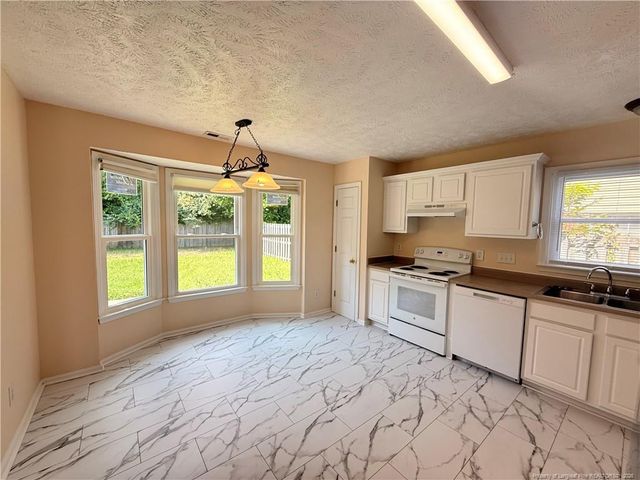 7229 Tollhouse Drive, Fayetteville, NC 28314