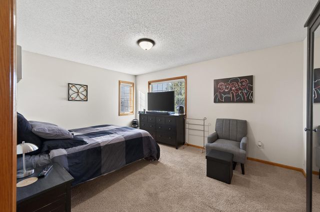 29 Landau Alcove, Woodbury, MN 55125