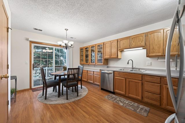 29 Landau Alcove, Woodbury, MN 55125