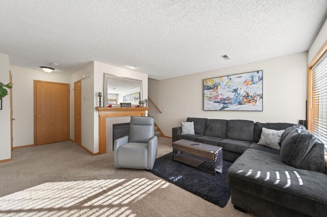 29 Landau Alcove, Woodbury, MN 55125