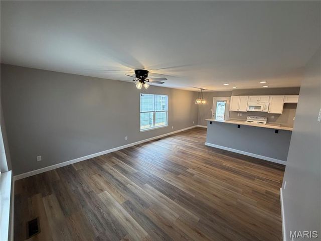 217 S 6th Street, Elsberry, MO 63343