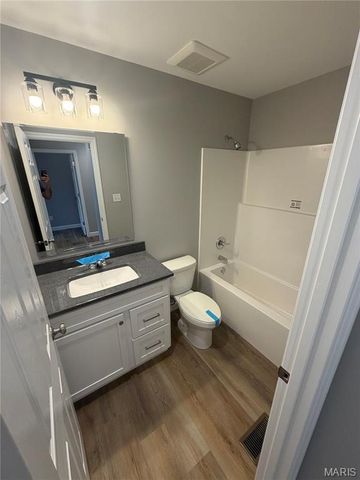 217 S 6th Street, Elsberry, MO 63343