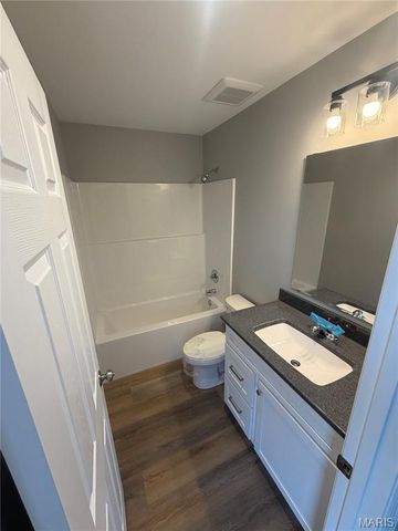 217 S 6th Street, Elsberry, MO 63343