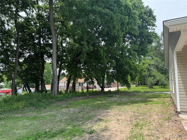 217 S 6th Street, Elsberry, MO 63343