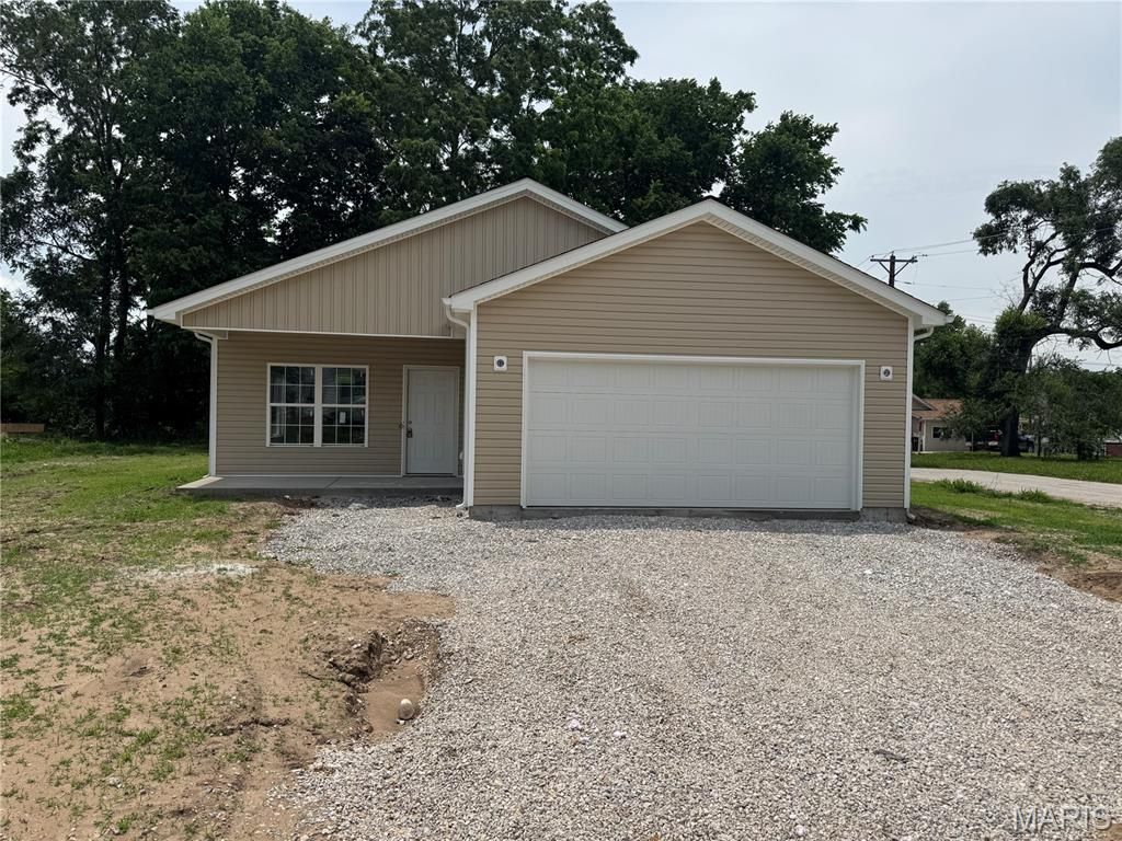 217 S 6th Street, Elsberry, MO 63343