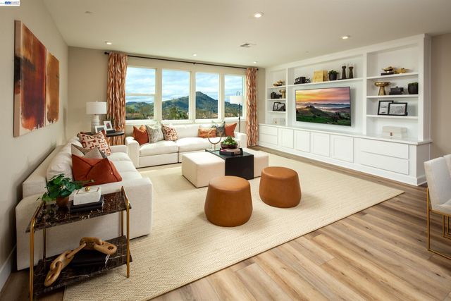 905 More Lane 1302, Morgan Hill, CA 95037