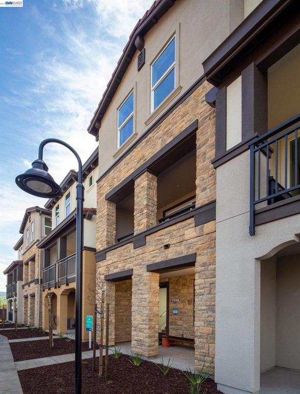 905 More Lane 1302, Morgan Hill, CA 95037