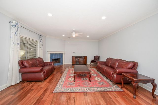 19207 Poplar Trails Lane, Tomball, TX 77375