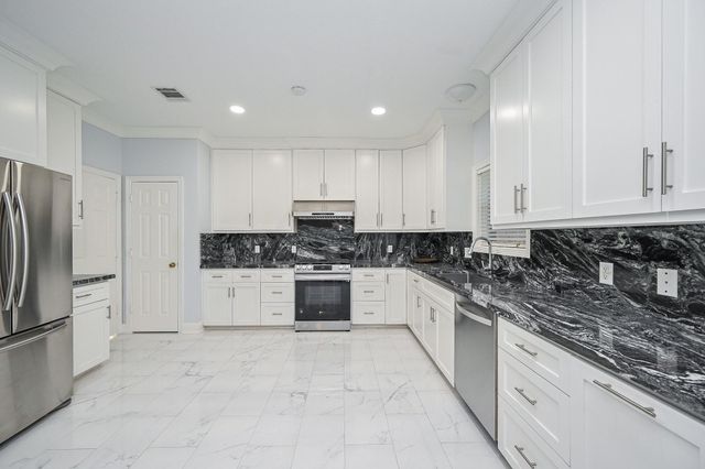 19207 Poplar Trails Lane, Tomball, TX 77375