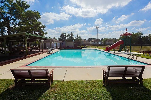 19207 Poplar Trails Lane, Tomball, TX 77375