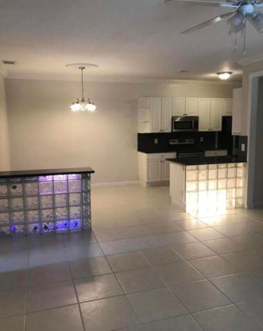 3545 Forest Hill Boulevard 2, West Palm Beach, FL 33406