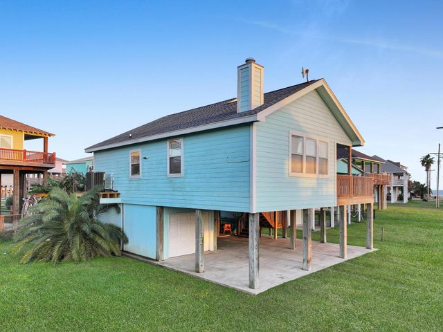 836 Eastview, Crystal Beach, TX 77650