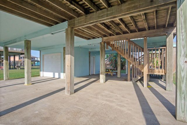 836 Eastview, Crystal Beach, TX 77650