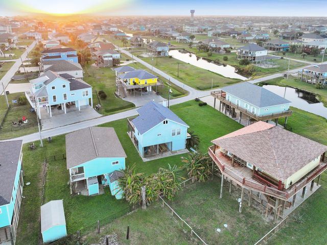 836 Eastview, Crystal Beach, TX 77650