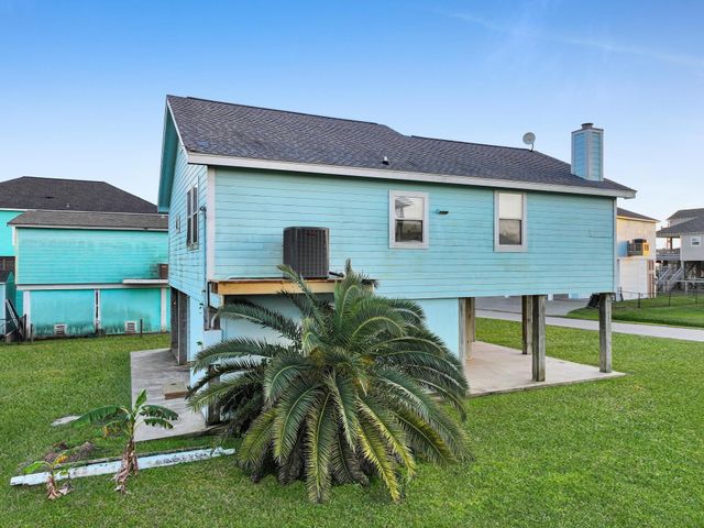 836 Eastview, Crystal Beach, TX 77650