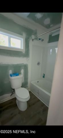 7942 RONDO Avenue, Jacksonville, FL 32219