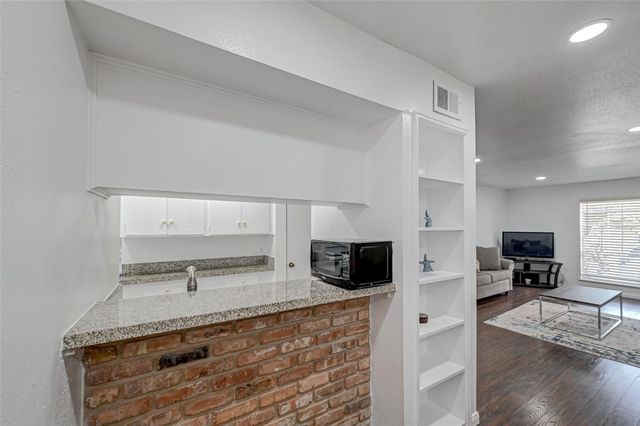 5863 Inwood Drive 3, Houston, TX 77057