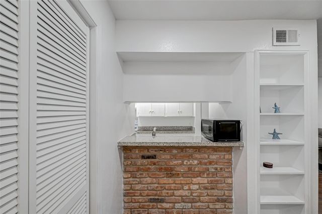 5863 Inwood Drive 3, Houston, TX 77057